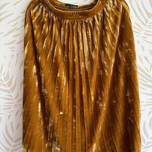 Velvet Pleated Skirt in Rich Gold